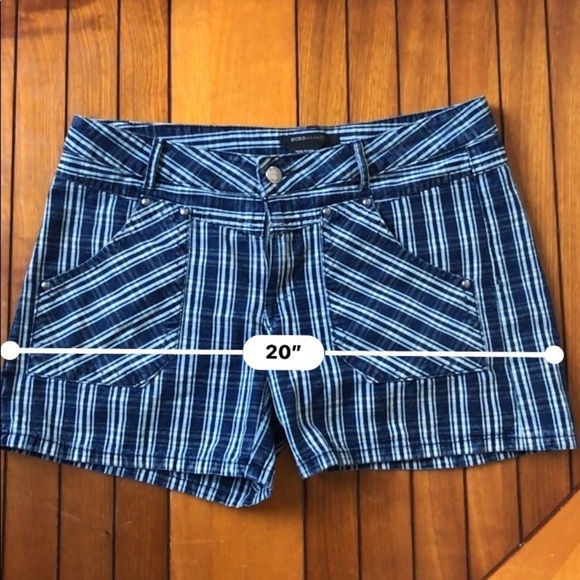 BCBGMAXAZRIA blue and white shorts - Picture 10 of 11